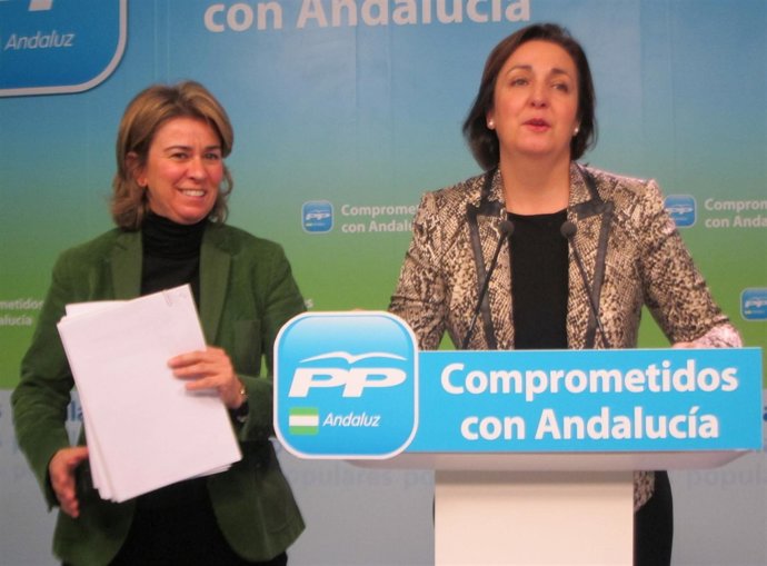 Las parlamentarias del PP-A Teresa Ruiz Sillero y Ana Mª Corredera