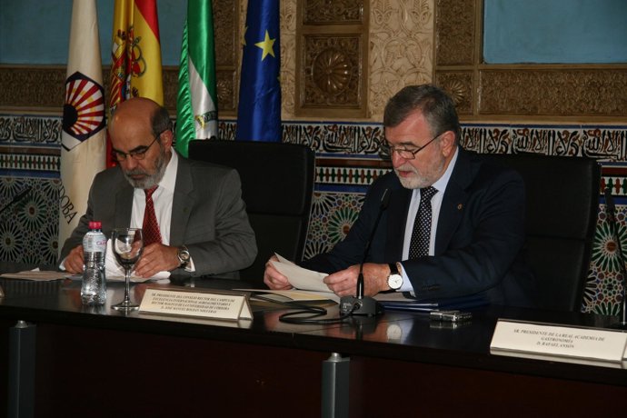 Da Silva y Roldán durante la firma