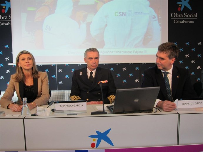 El dtor.CNP I.Cosidó, la delegada Ll.De Luna y el jefe del Estado Mayor F.García