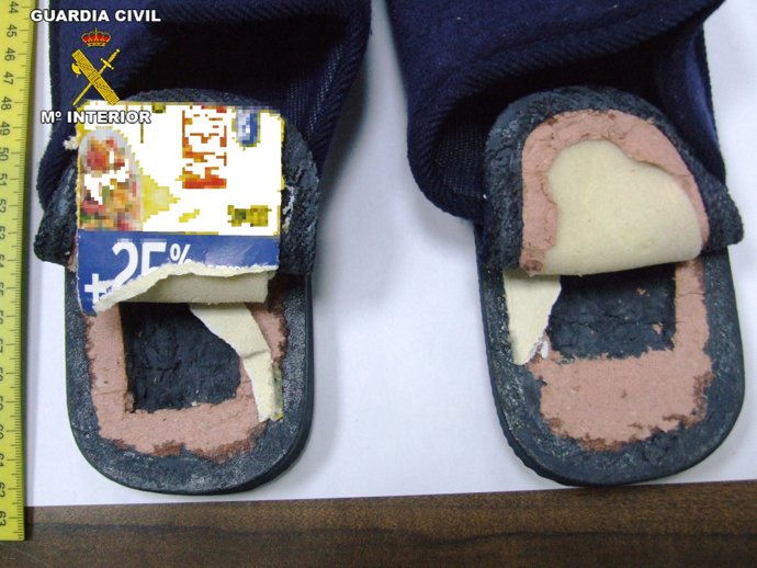 Zapatillas donde fue ocultada la droga