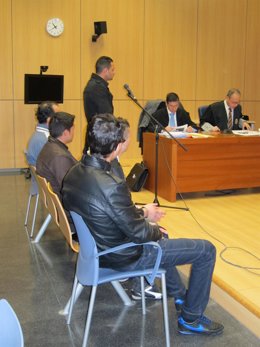 Los cinco acusados durante el juicio