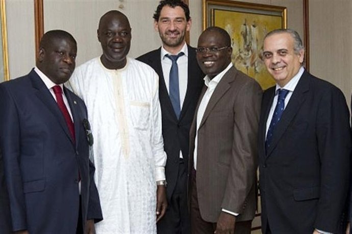 Sáez y Garbajosa en la inauguración de la Casa España