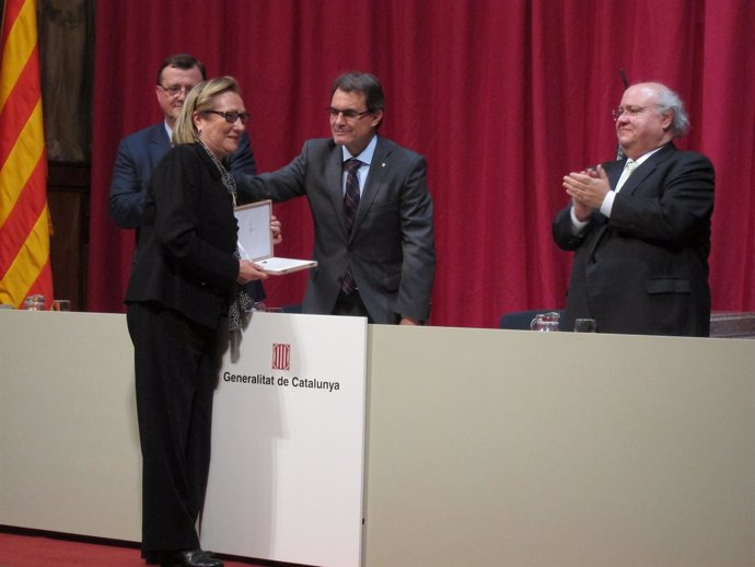 La viuda de Jordi Comas recoge la medalla al trabajo President Macià