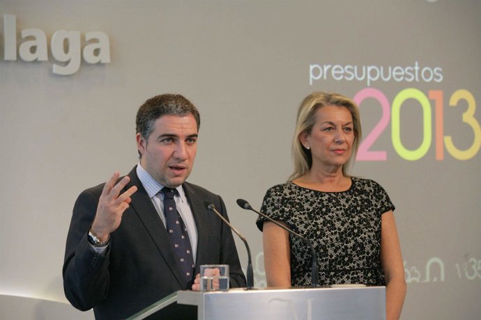 Elías Bendodo y Francisca Caracuel.