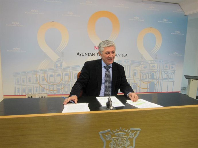 El concejal de Urbanismo, Maximiliano Vílchez, hoy en rueda de prensa