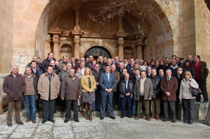 Foto de familia de Pardo y los alcaldes sorianos