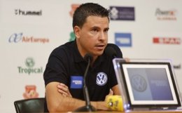 El entrenador de la UD Las Palmas, Sergio Loebra