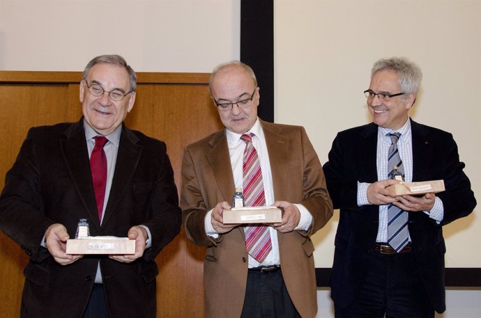 Los periodistas Lluís Foix, Manuel Cuyàs y Jaume Barberà