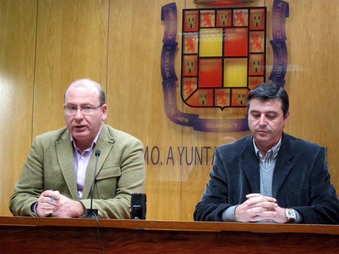 Los concejales del Ayuntamiento de Jaén Javier Máquez (i) y Manuel del Moral.