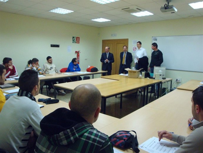 Femeval formará a jóvenes para ser fontaneros en Alemania