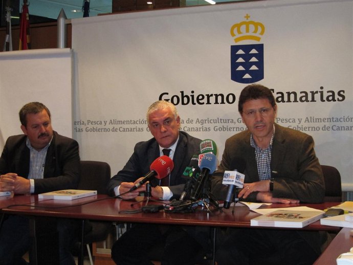Rafael Hernández, Juan Ramón Hernández y Blanco, en rueda de prensa