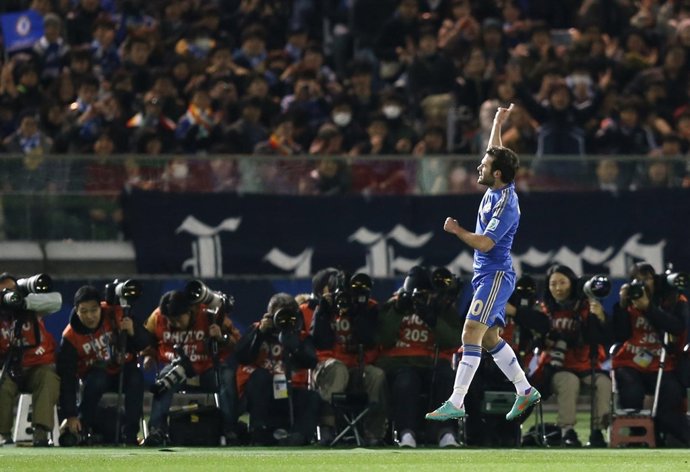 Juan Mata celebra el gol en el Chelsea-Monterrey