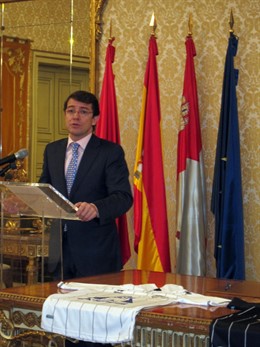Alfonso Fernández Mañueco en el Ayuntamiento de Salamanca