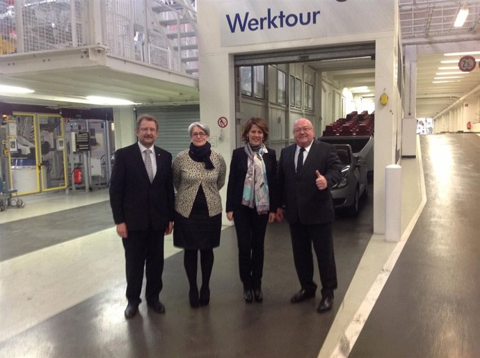 Responsables de Volkswagen con Barcina y Goicoechea.