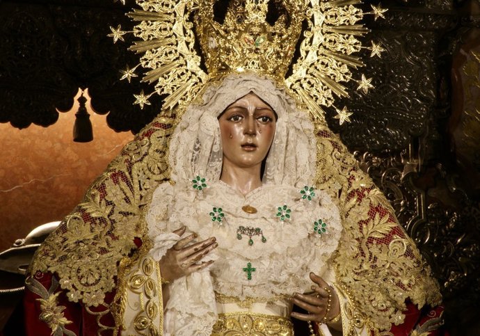 Talla de la Virgen de la Macarena.
