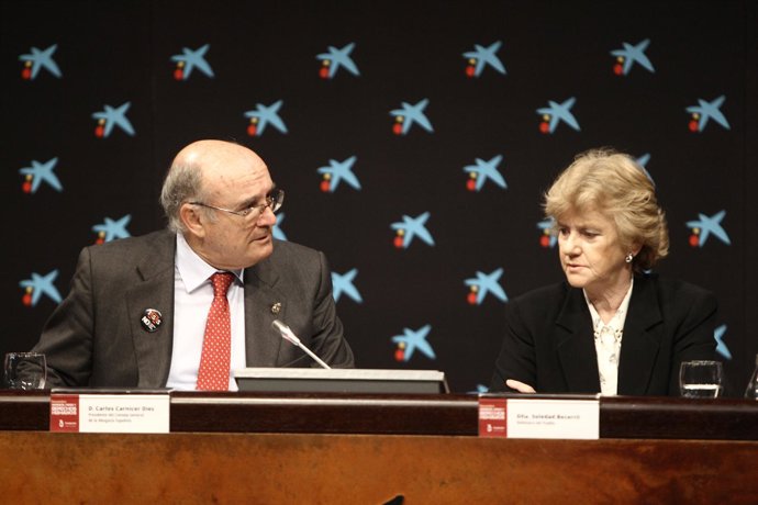 Soledad Becerril, junto a Carnicer