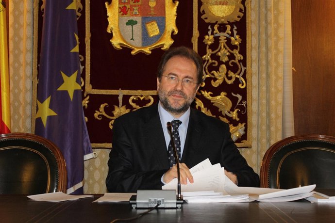 Huete en rueda de prensa