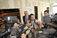 Victoria ve bien prohibir invitados a los Plenos porque Gómez "quiere convertir el Parlamento en un campo de batalla"