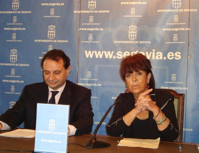 Arahutes y De Santos presentan la nueva ruta.