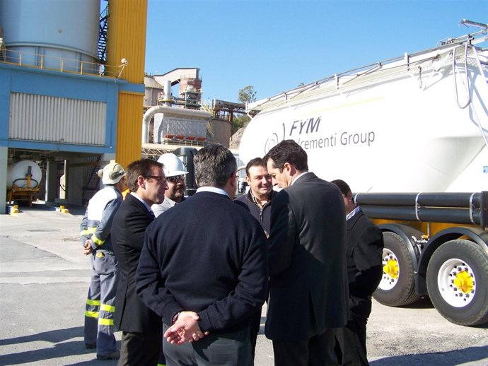 Visita director general de Seguridad a fábrica FYM de Málaga