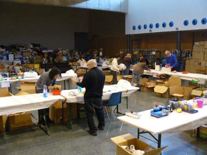 Rastro de Juguetes en el barrio Oliver de Zaragoza