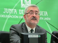 Ávila ve un "error histórico" el "ataque" del Gobierno al desarrollo de las energías renovables