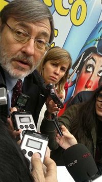 PSOE pide al Colegio de Médicos que investigue si Viñals incumplió las normas deontológicas de asistencia médica