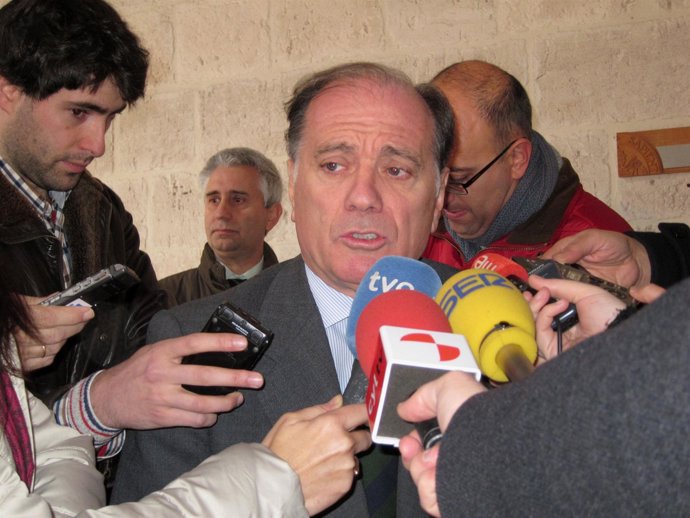 Tomás Villanueva, consejero de Economía y Empleo.