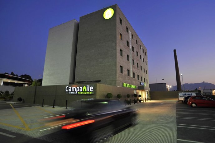 Fachada De Uno De Los Hoteles De La Marca Campanile