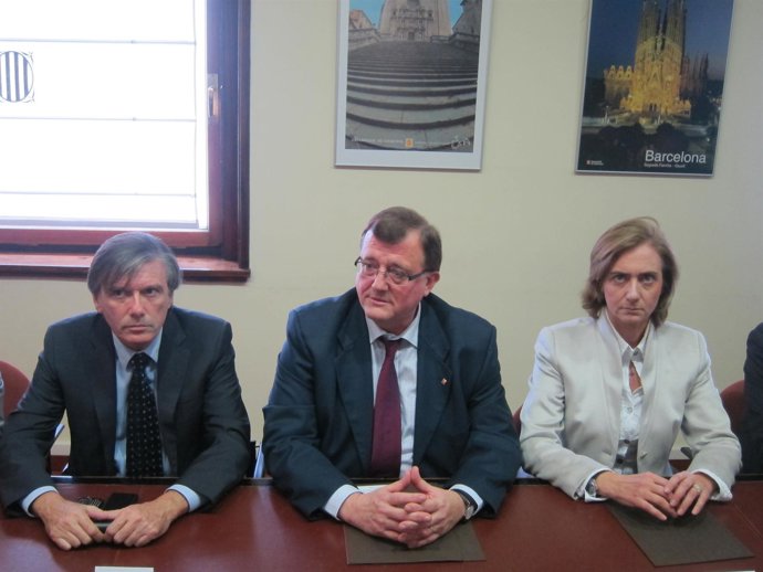 J.Canós (dtor gral.Energía), F.X.Mena (Empresa) y M.Margarit (Sedigas)