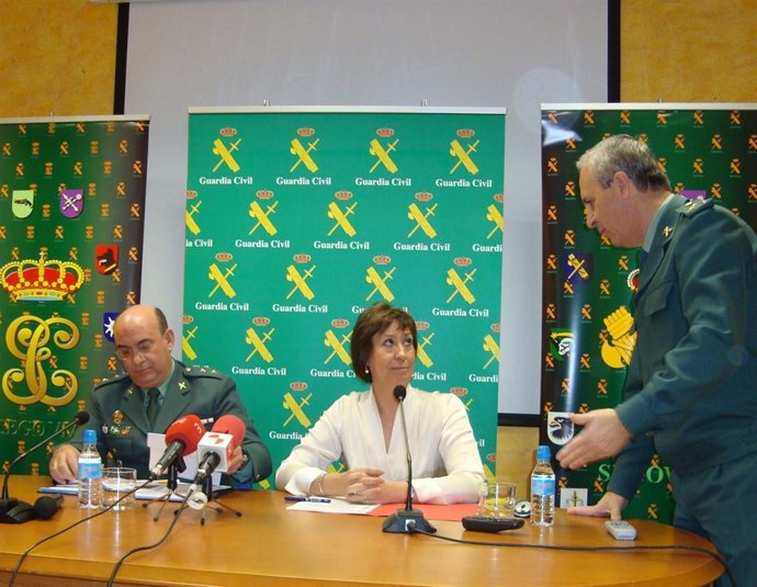 Sanz y Jiménez (i), en rueda de prensa