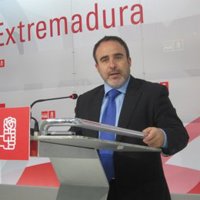 El PSOE propone que los paradores se integren en la Red de Hospederías extremeña si continúa la "privatización"