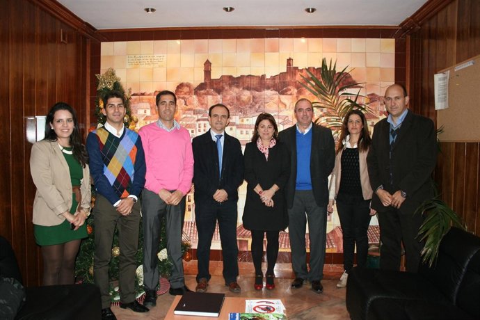 El consejero de Turismo y la alcaldesa de Casares