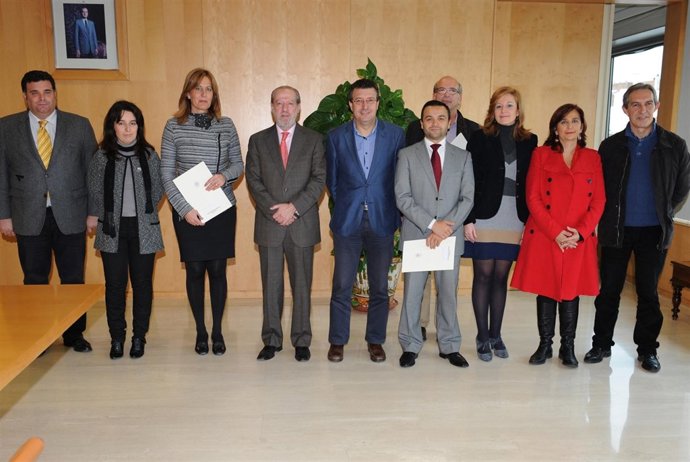 Firma de acuerdos en la Diputación de Sevilla