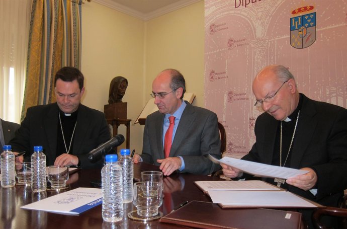 Firma del convenio entre la Diputación de Salamanca y las diócesis