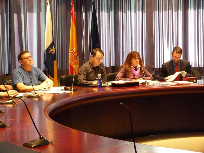 Mesa de los empleados públicos