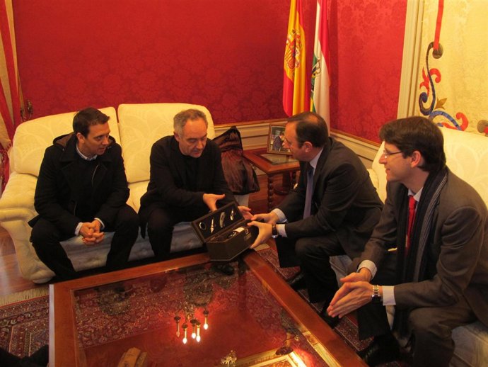 Pedro Sanz recibe a Ferran Adrià