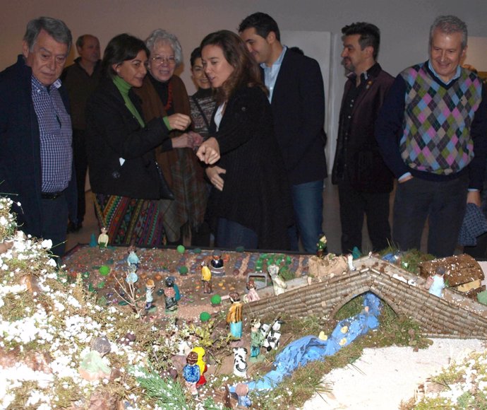 Cuca Gamarra participa en la inauguración de la exposición de belenes
