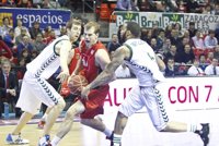 Baloncesto/Liga Endesa.- (Crónica) El CAI Zaragoza sorprende al Unicaja en la pelea por la Copa