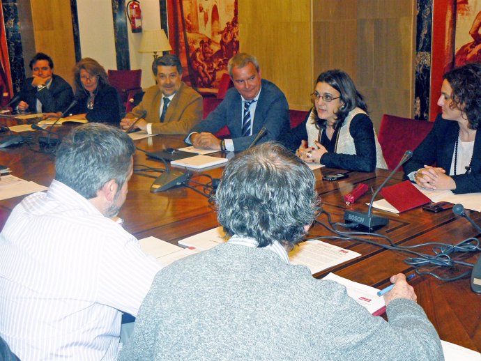 Reunión del PSOE sobre los paradores