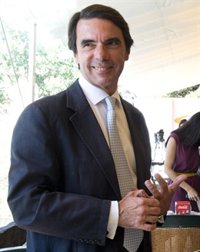 Aznar afirma que en Cataluña "la secesión ya está pactada" entre CiU y ERC