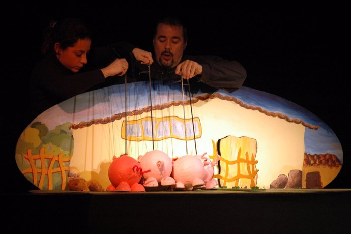 'Los Tres Cerditos' De Teatro Arbolé