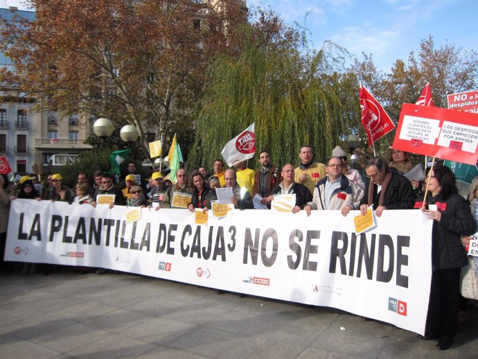 Protesta y manifestación de los trabajadores de Caja3 en Zaragoza