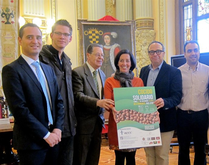 Presentación del cocido solidario a beneficio de la Asociación Contra el Cáncer