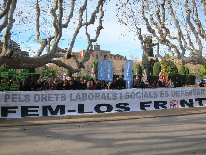 Concentración del sector público ante el Parlament