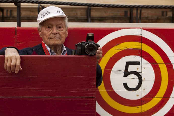 El fotógrafo Cano cumple 100 años