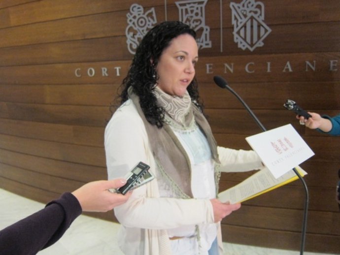 La diputada socialista Verónica López, en las Corts.