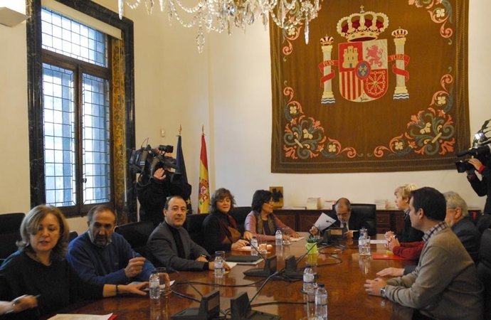 CC.OO. Y UGT con los adjuntos a la Defensora del Pueblo