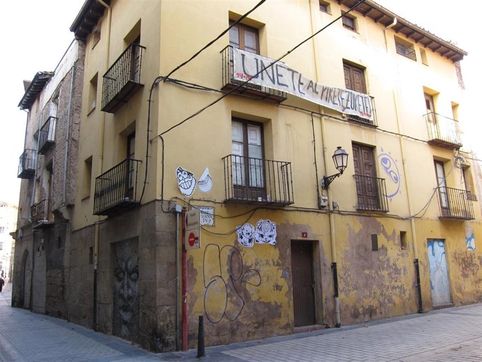 Imagen del solar de Mayor con Cofradía del Pez donde se harán los 12 pisos