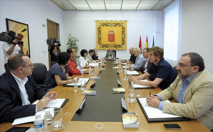 Mesa y Junta de Portavoces del Parlamento de Navarra.